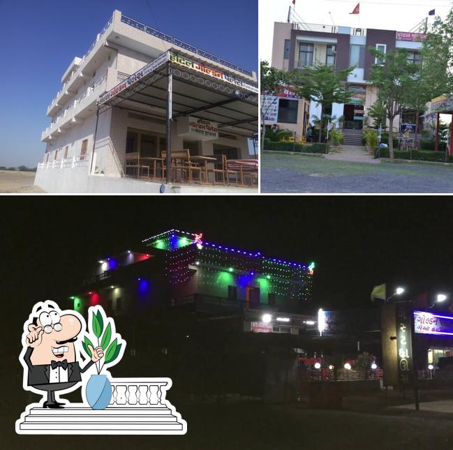 The exterior of Hotel Golden Palace And Restaurant Best Restaurant & Hotel In Pokhran Best Veg-Restaurant Guest House In Pokaran