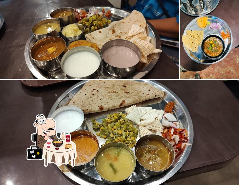 Food at Rajabhaunche bhojanalay