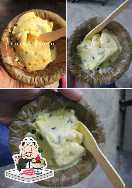 Thaggu Ke Laddu serves a variety of desserts