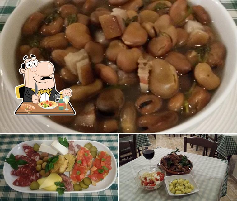 La cibo e interni del ristorante