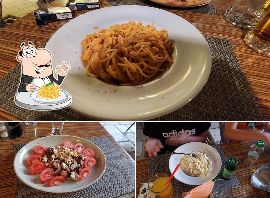 Spaghetti alla carbonara al Pizzeria Toni