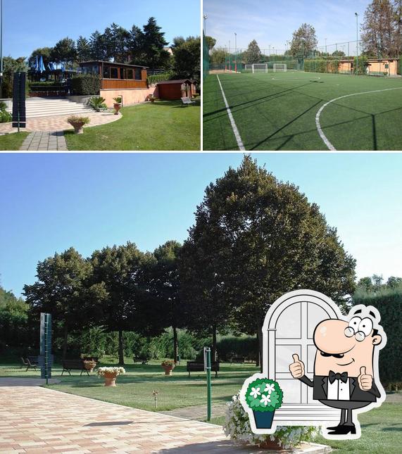 Guarda gli esterni di Circolo del Tennis All'Acquasanta SSDARL