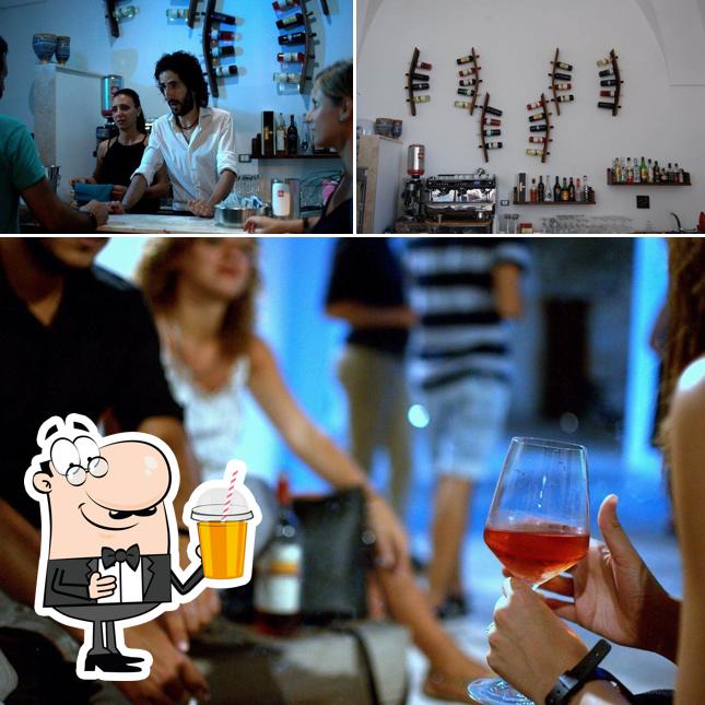 Goditi un drink a Caffè Letterario