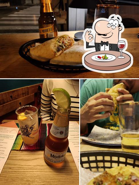 Dai un’occhiata alla foto che raffigura la cibo e seo_images_cat_2886 di Mezcalina taverna mexicana