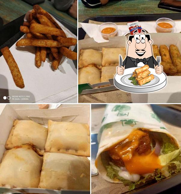 Spring rolls at Burger 27 Agra