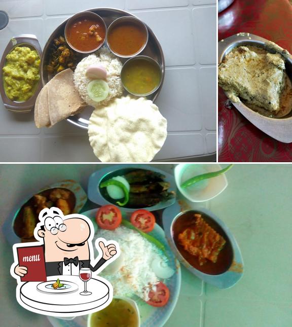 Food at Hotel Dada Boudi : Bengali veg and Non Veg restaurant with home delivery available