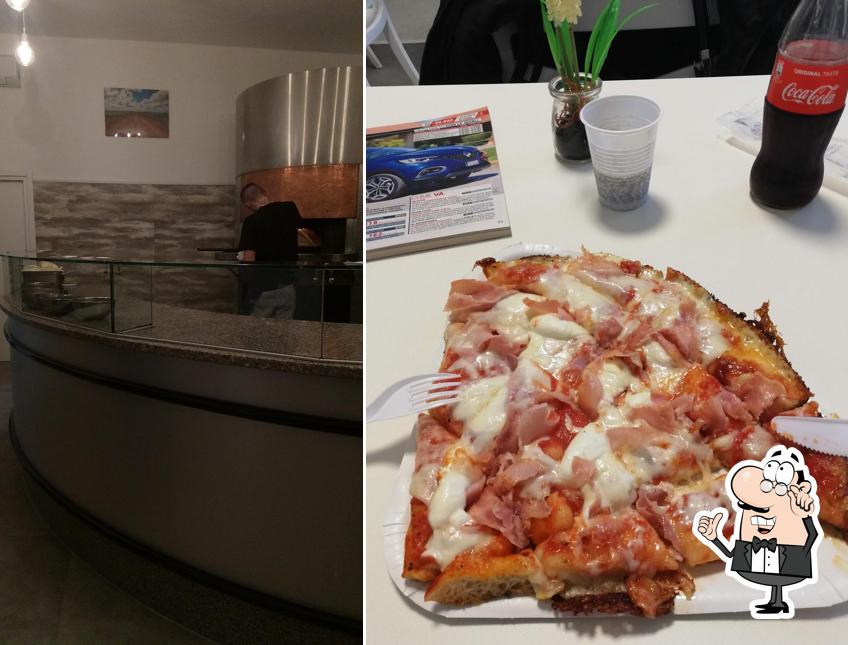 Dai un'occhiata agli interni di La teglia