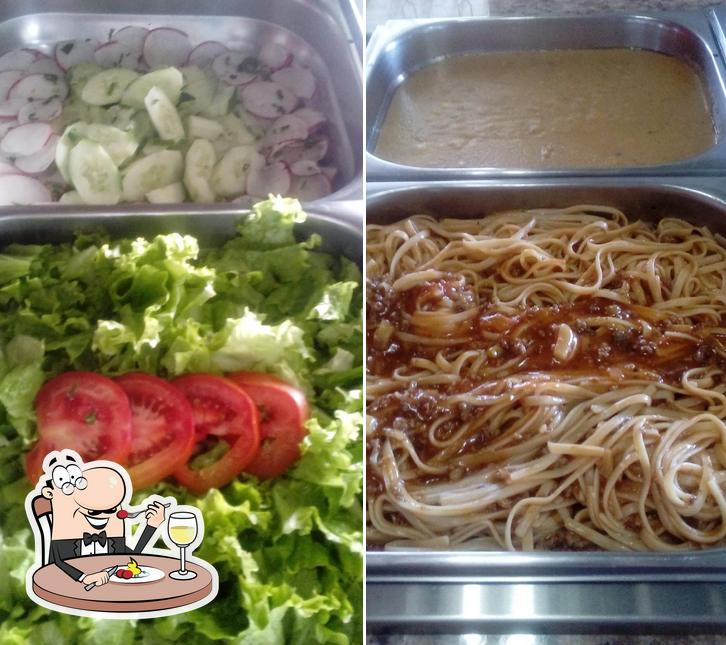 Comida em Rodoval restaurante