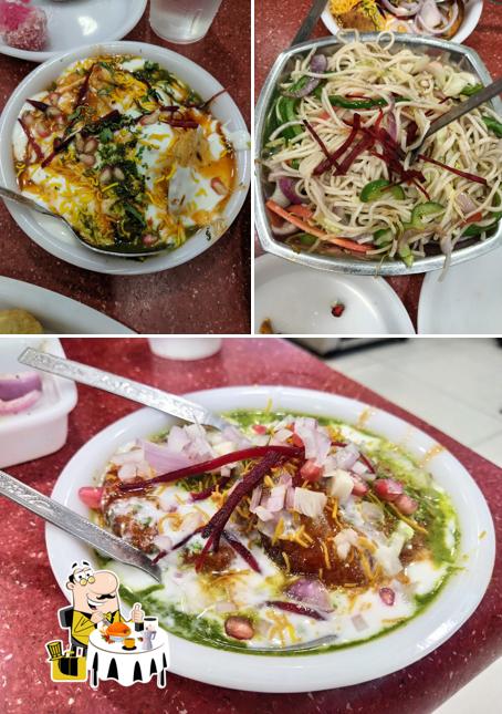 Food at New Banarsi Di Hatti