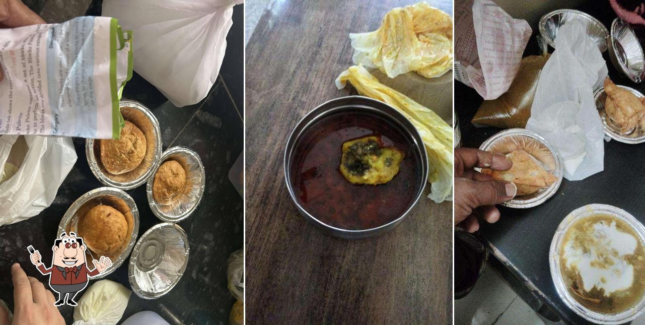 Food at Shri Krishna Chaat Corner
