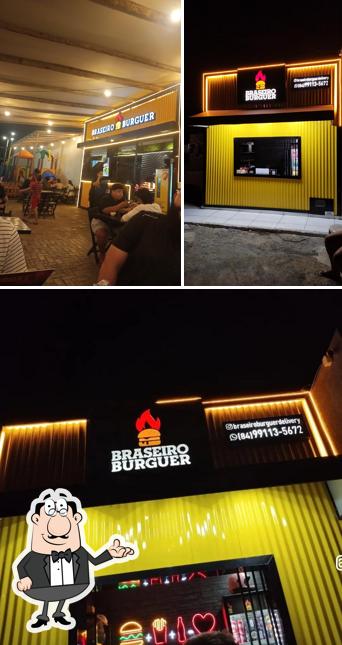 O interior do Braseiro Burger