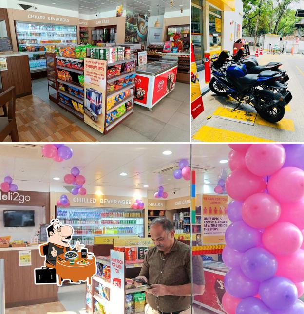 Mussels at petrol pump