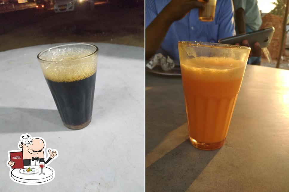 Food at Rolex tea stall