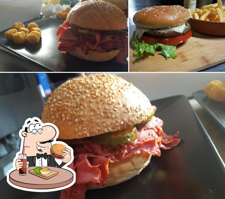 Prova un hamburger a Cafè del Corso