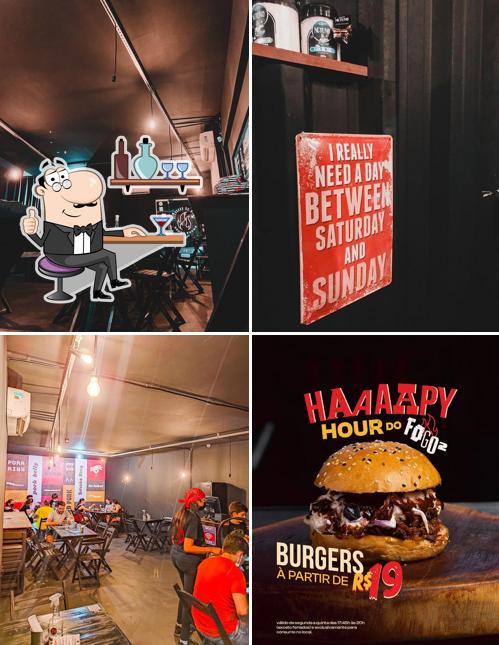 O interior do Fogo ao quadrado American BBQ & Hamburgueria