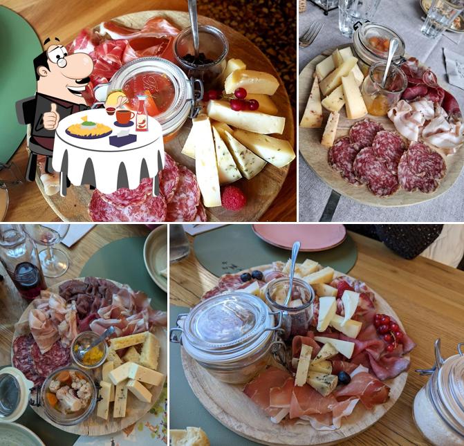 Piatto di formaggi al Trattoria Pizzeria Flower