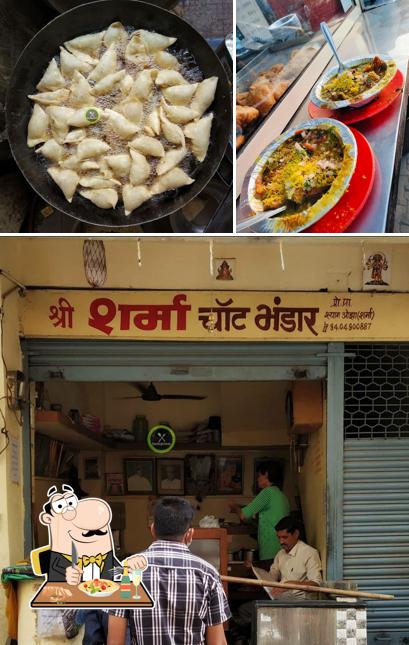 Food at Sharma chat bhandar