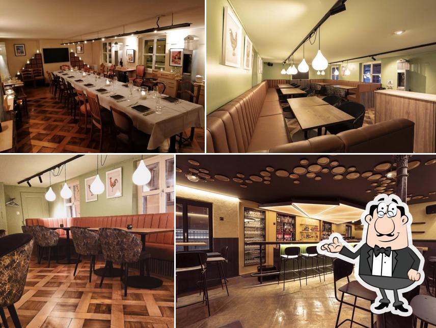Dai un'occhiata agli interni di August Bar