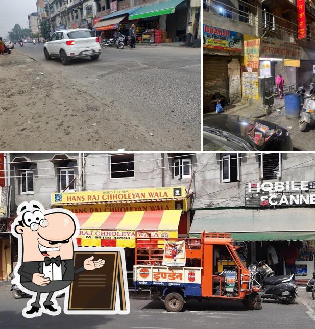 The exterior of Hans Raj Choleya Wale