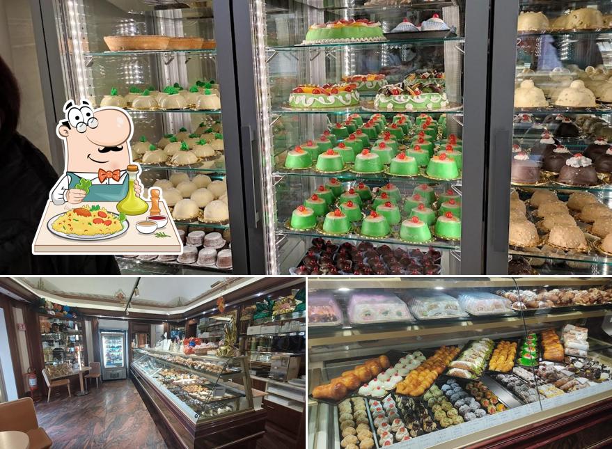 Platti al Bar Pasticceria Mangiafico - Noto