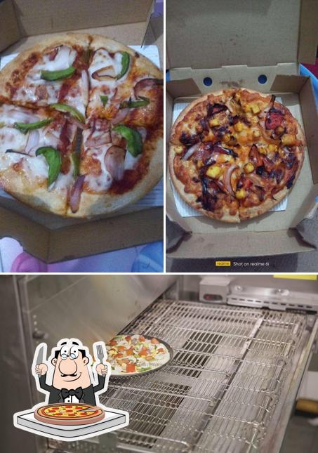 Get pizza at Pizza Hut VVIP Mall, Ghaziabad