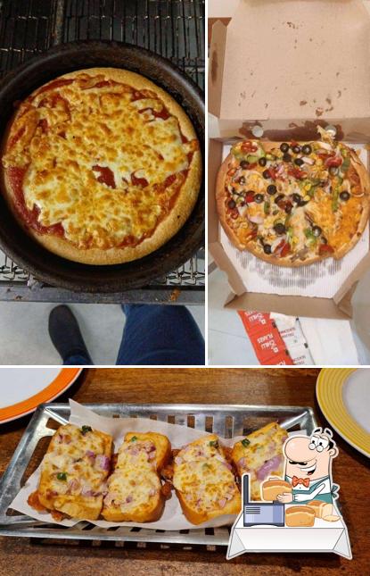 Garlic bread at Pizza Hut Porvorim, Goa