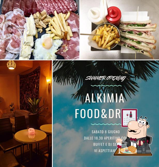 Ordina i un pasto a base di carne a Alkimia Food & Drink