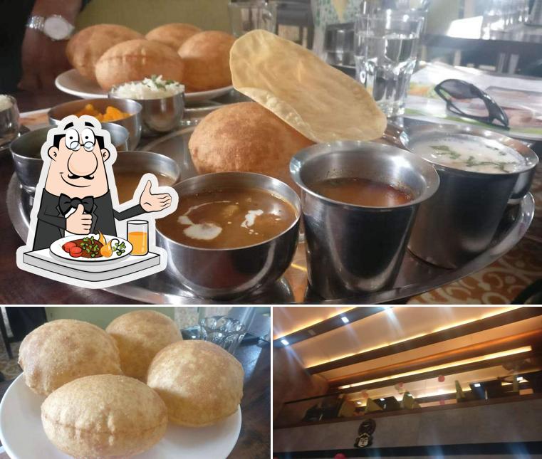 Food at Curry Leaf Hazratganj