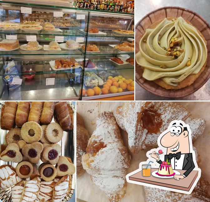 Antico Café Cavour offre un'ampia varietà di dessert