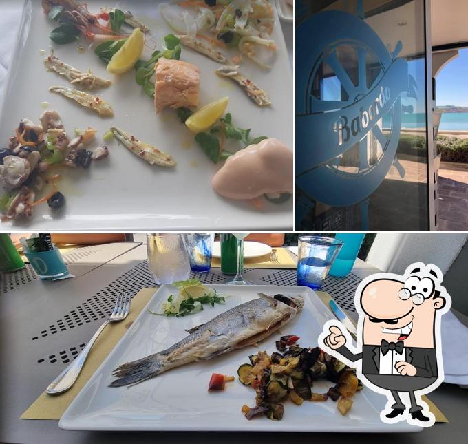 La interni e cibo del ristorante