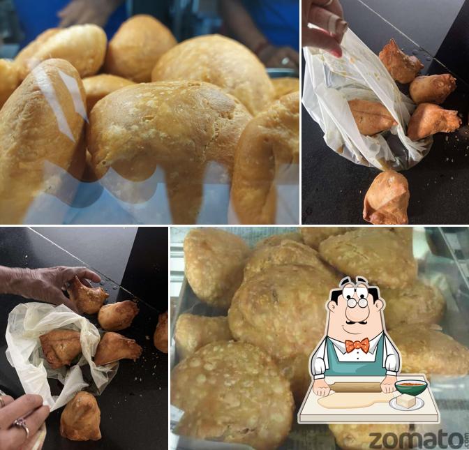Samosa at Gita Samosa Center