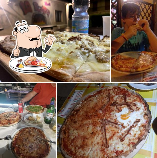 Scegli tra le svariate varianti di pizza