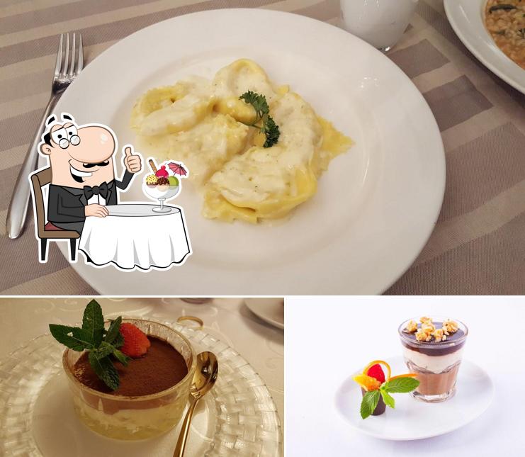 Ristorante Gallo Rosso serve un'ampia varietà di dessert