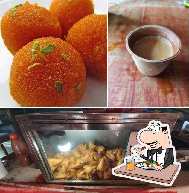Food at Sudama Samosa