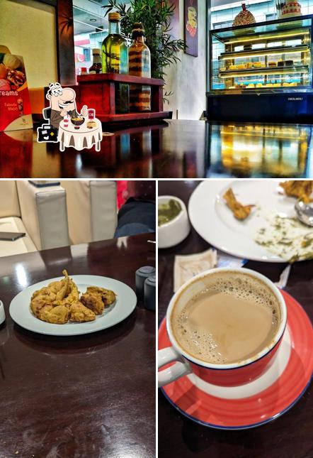The photo of food and interior at Cafe Mavoor
