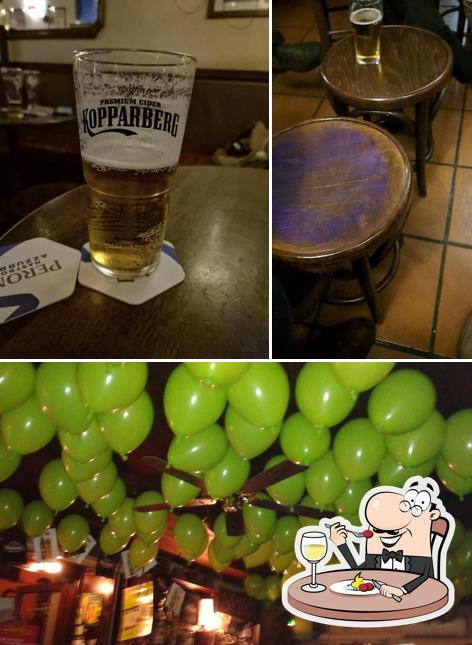 Tra le varie cose da Finnegan si possono trovare la cibo e esterno
