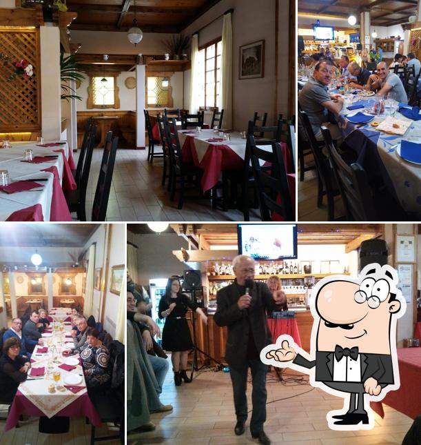 Siediti a un tavolo di La Caserma
