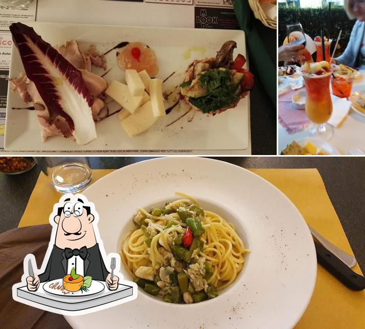 Tra le diverse cose da La DolceVita si possono trovare la cibo e tavolo da pranzo