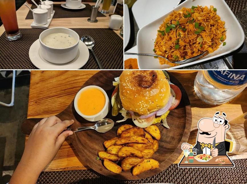 Pad thai at Longtime