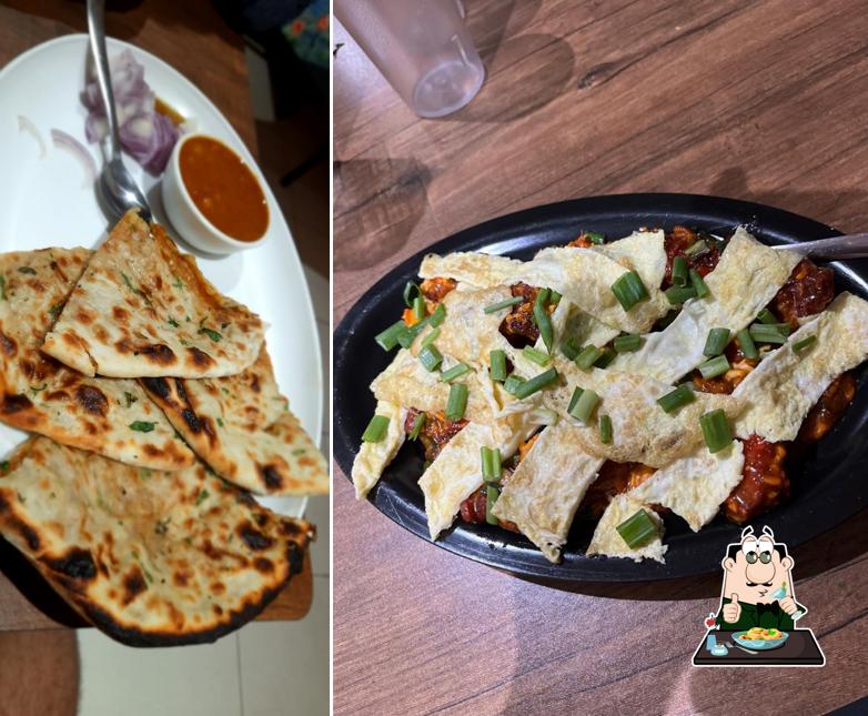 Food at Amritsari Naan