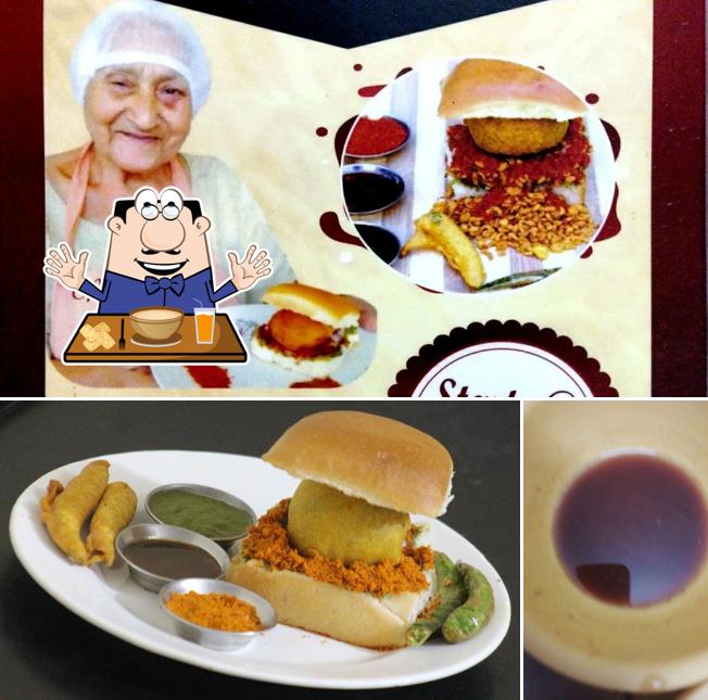 Food at Mumbai Vada Pav