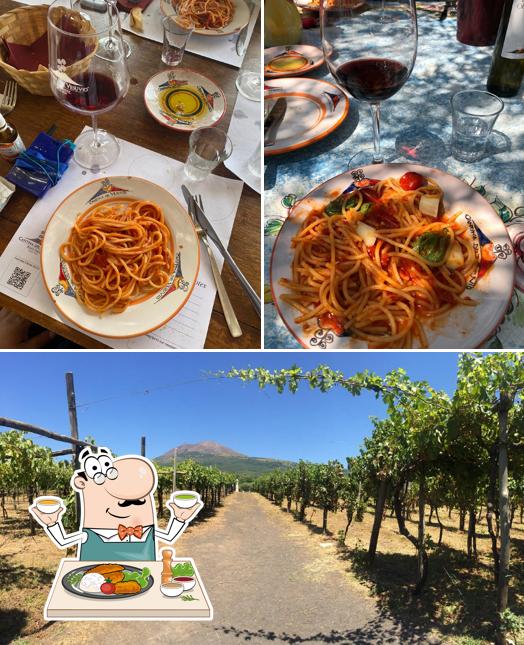 Questa è la immagine che raffigura la cibo e esterno di Cantina del Vesuvio