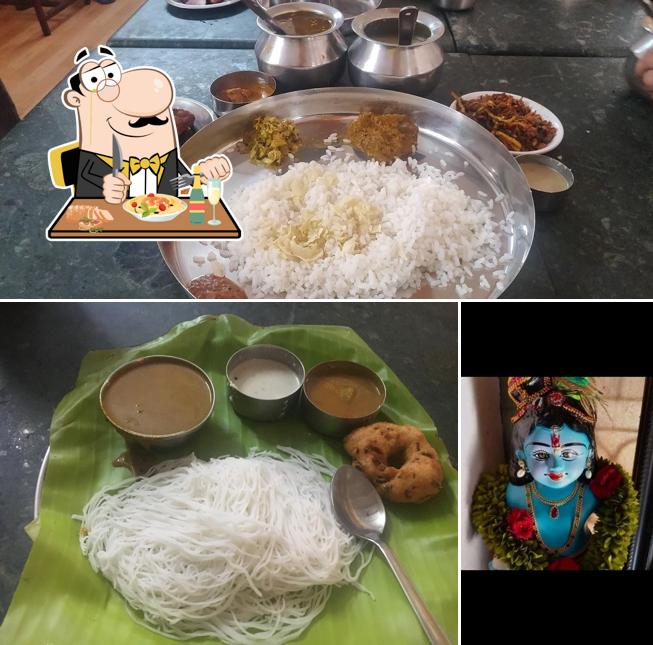 Food at Sree Guruvayoorappan Hotel