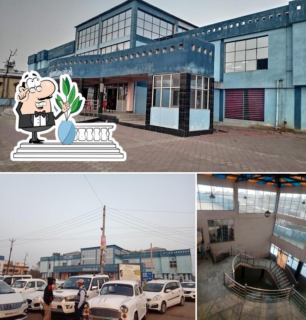 The exterior of Pather Sathi Farakka Hotel & Restaurant
