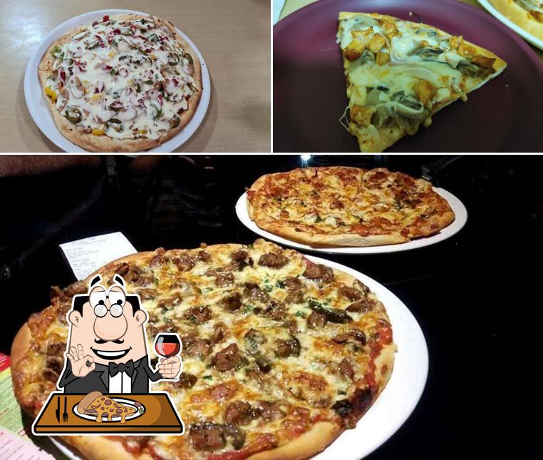 Pick pizza at Smokin' Joe's