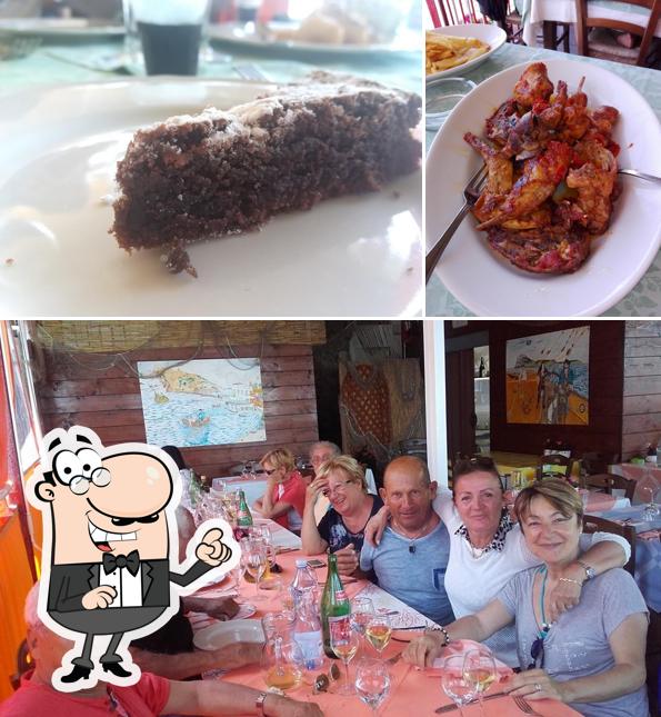 Gli interni di ristorante i pirati