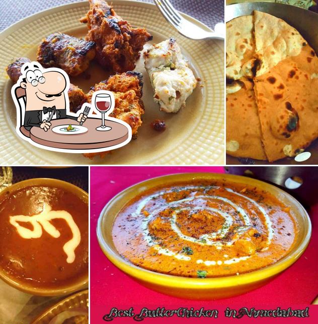 Food at Earthen Oven