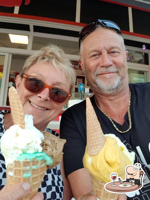 Platti al Gelateria Gusto Libero