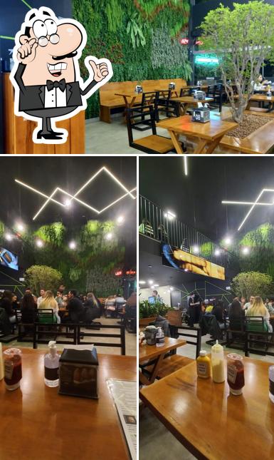 O interior do Gracco Burger Maringá