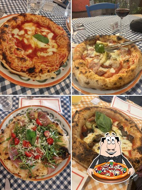 Scegli una pizza a O' Cerasiello Trattoria e Pizzeria Napoletana